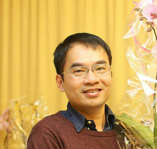 TS. Bùi Quang Minh sử dụng chương trình máy tính “ModelFinder” so sánh dữ liệu gen